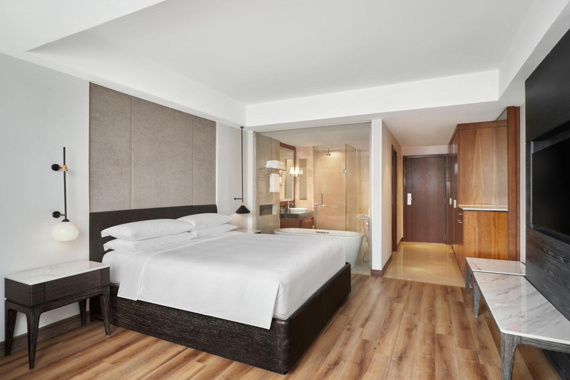 Sheraton Hanoi West Экстерьер фото